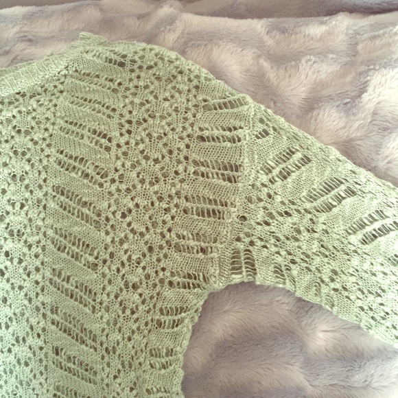 🍄5 for $25🍄Hi-lo open weave sweater/top - Picture 3 of 7